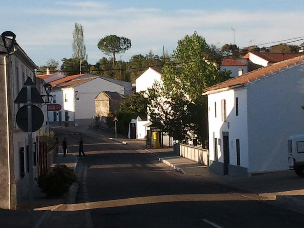 Apartamentos La Venta Del Charco Cardeña Dış mekan fotoğraf