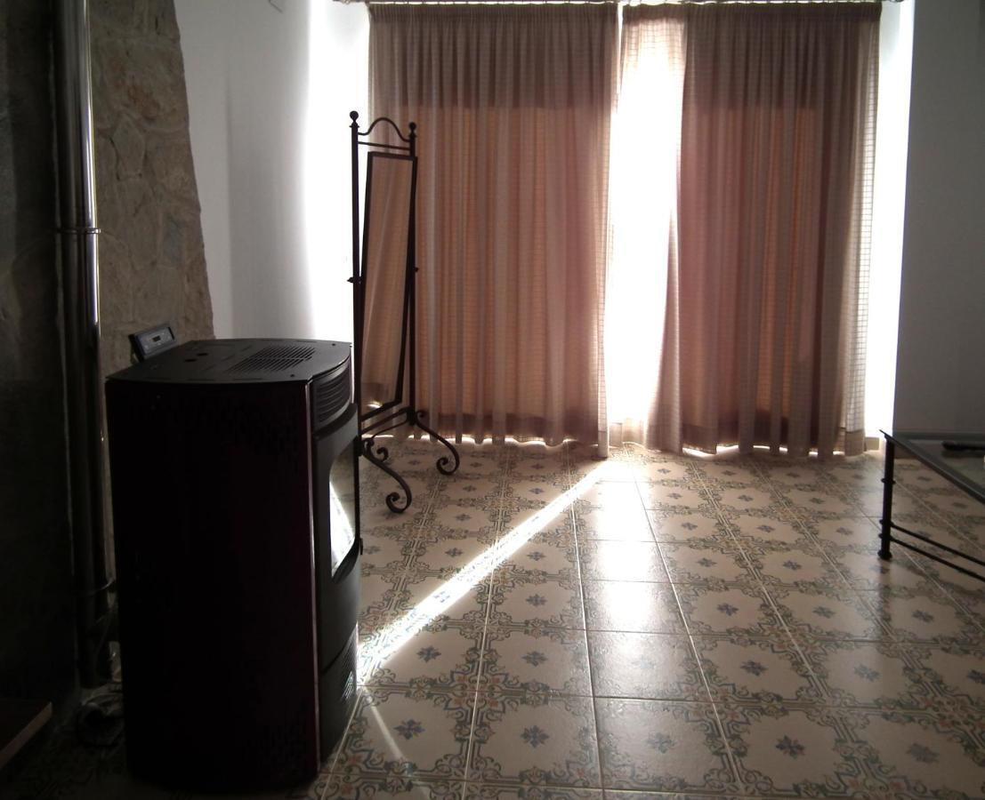 Apartamentos La Venta Del Charco Cardeña Dış mekan fotoğraf